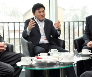 Rakuten-CEO Hiroshi Mikitani beim Interview am Rande des Händlertreffens "Live! 12" in Bamberg