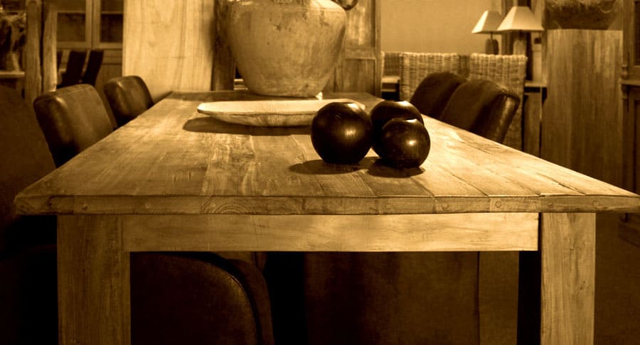 Tisch aus altem Holz - Wooden Affairs - Tisch Tarian sepia b900